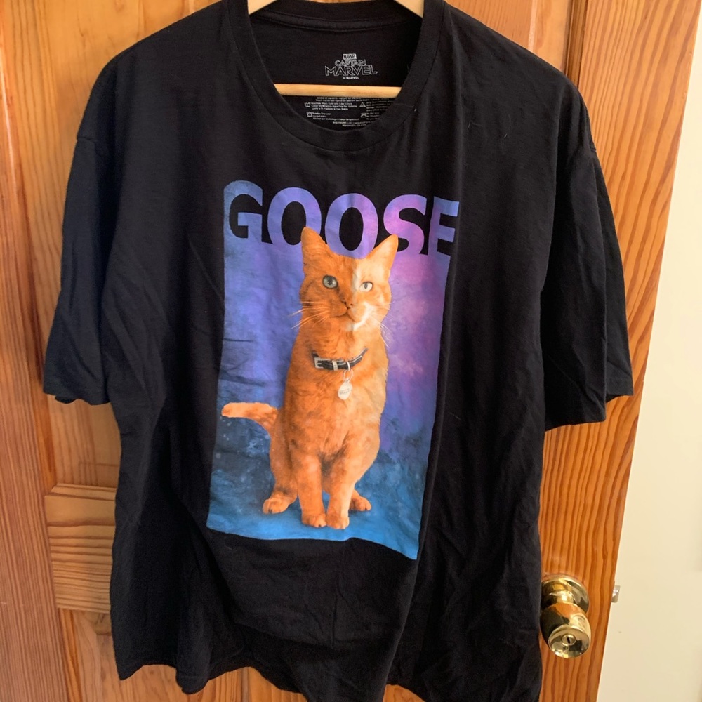 Goose (Captain Marvel) T-shirt